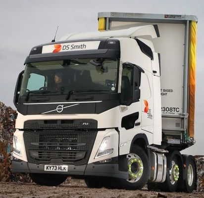 Camión de remolque Volvo FM 420 con diseño de neumáticos radiales y 351-450 CV