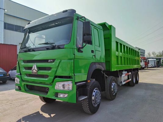 Sinotruk HOWO 8*4 camión de basura 375HP Color verde 10500 x 2600m x 3400mm
