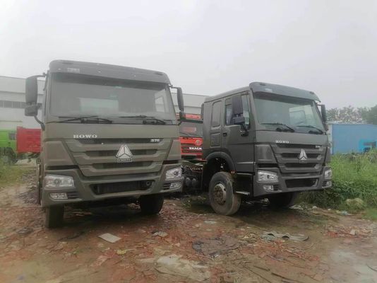 Transmisión manual Gris Sinotruk Camión pesado 6*4 Camión tractor Diseño de neumáticos sin tubo