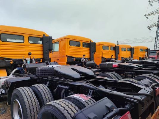 Diseño de neumáticos radiales Shacman camión tractor F3000 400L 336-420HP 50 con asientos naranja≤5