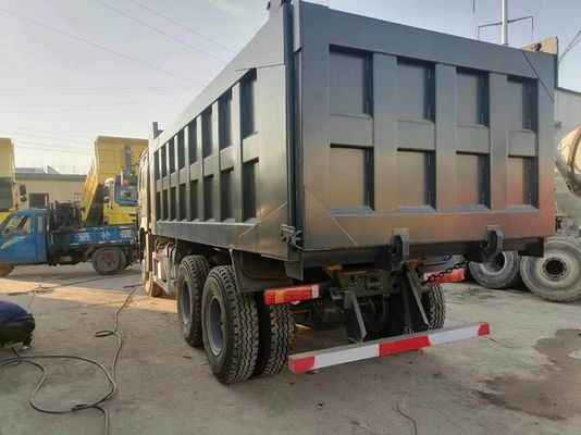 HOWO 6*4 camión de basura de segunda mano 10 neumáticos Gris Color Sinotruk 351-450hp 8500*2496*3450 mm