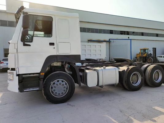 6×4 Volante HOWO 6X4 400L de alta potencia Camión tractor usado 12r22.5 para ≤5 asientos