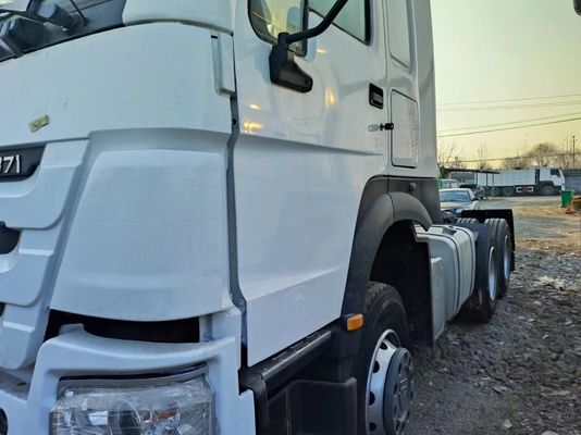 Camión tractor HOWO 6X4 de primer nivel 12r22.5 con 351-450 CV y ≤5 asientos