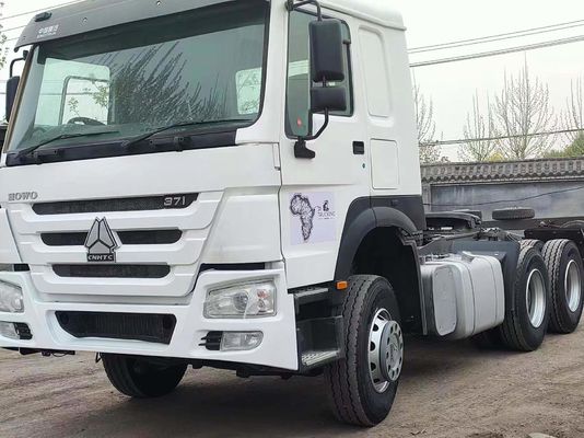 Sinotruck HOWO 6X4 camión tractor en el mercado del CCG con diseño de neumáticos radiales certificado por el CCG