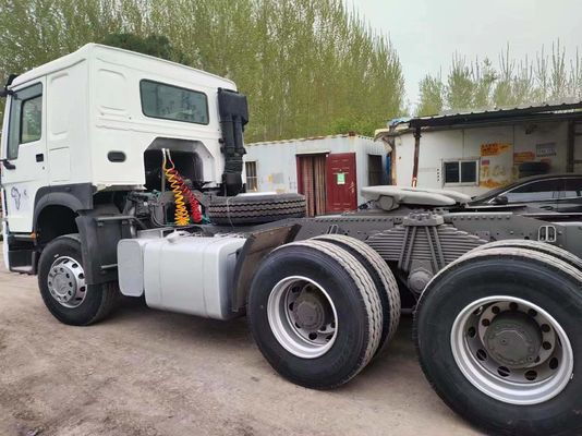 Sinotruck HOWO 6X4 camión tractor en el mercado del CCG con diseño de neumáticos radiales certificado por el CCG