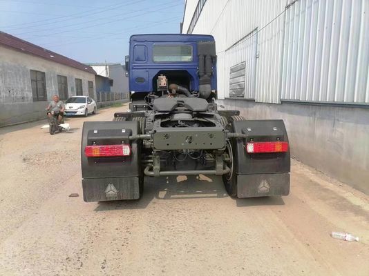 Volante 6×4 Sinotruk 6*4 Camión tractor Color azul Buen estado 6800*2496*2950mm