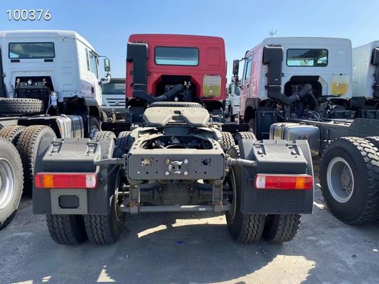 Diseño de neumáticos sin tubos Camión de cabeza roja Sinotruk HOWO 6*4 Camión tractor en buenas condiciones