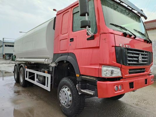 20000 litros 4 compartimientos HOWO 6X4 Camión tanque de combustible para el almacenamiento de petróleo