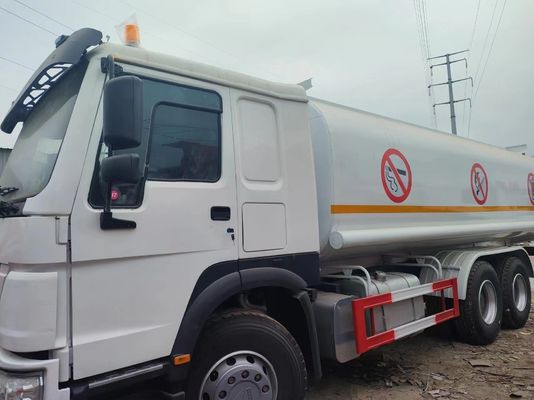 Capacidad del motor 4-6L 6X4 Camión cisterna de combustible de acero al carbono para gas de petróleo diesel 25000 litros