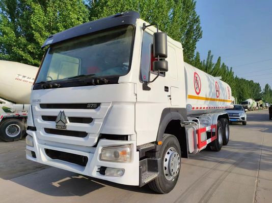 HOWO 6*4 26000 litros 340 CV Camiones cisterna de entrega de petróleo transporte de combustible para ≤5 asientos