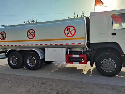 HOWO 6*4 26000 litros 340 CV Camiones cisterna de entrega de petróleo transporte de combustible para ≤5 asientos