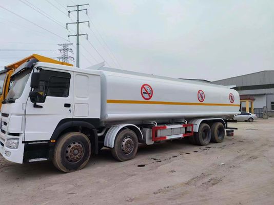 Utilizado HOWO 8*4 Fuel Oil Tank Truck 20000L Euro 3/4/5 para sus proyectos de construcción