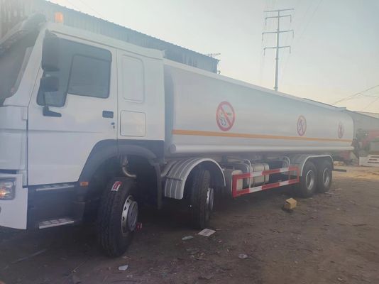 351-450hp Siontruk HOWO Euro 3/4/5 8*4 Camión cisterna de combustible 10350X2496X3048mm para la entrega de combustible