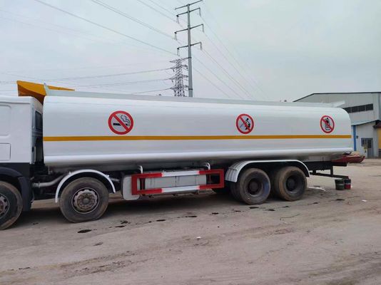 351-450hp Siontruk HOWO Euro 3/4/5 8*4 Camión cisterna de combustible 10350X2496X3048mm para la entrega de combustible
