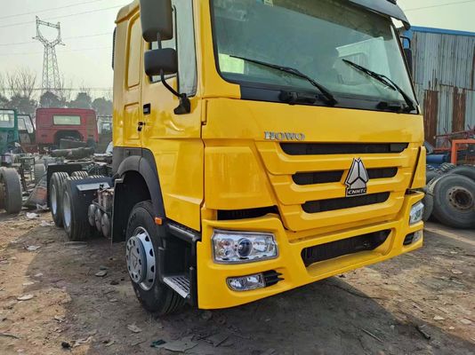 Diseño de neumáticos sin tubos Sinotruk 6*4 Camión tractor Amarillo Camión de cabeza Sinotruk