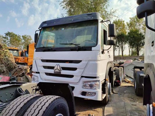 Sinotruck HOWO Camión de transporte de madera Camión de transporte de madera Remolque con capacidad de motor de 6-8L