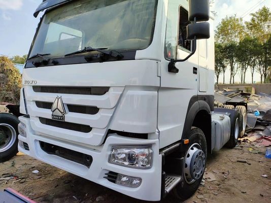 Sinotruck HOWO Camión de transporte de madera Camión de transporte de madera Remolque con capacidad de motor de 6-8L