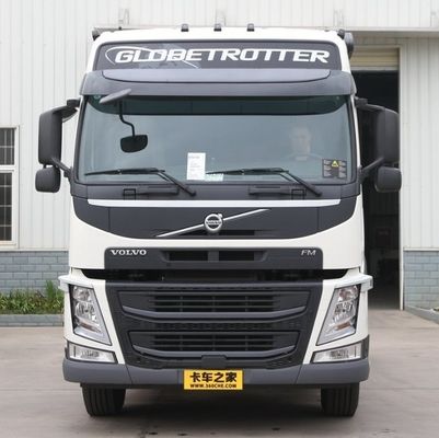 Camión de remolque Volvo FM 420 con diseño de neumáticos radiales y 351-450 CV