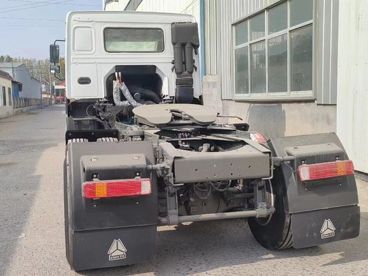 Sinotruk HOWO 6*4 Camión tractor de mano derecha 6800*2496*2950mm Estado usado