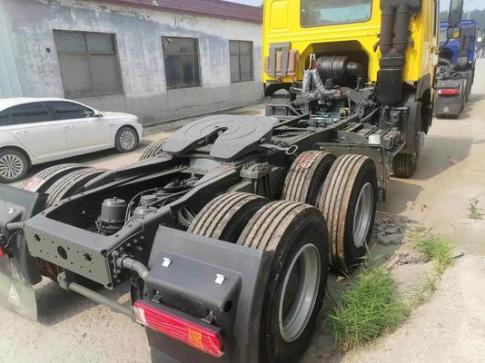 Sinotruk HOWO camión tractor de alta potencia con 6800 * 2496 * 2950mm tamaño