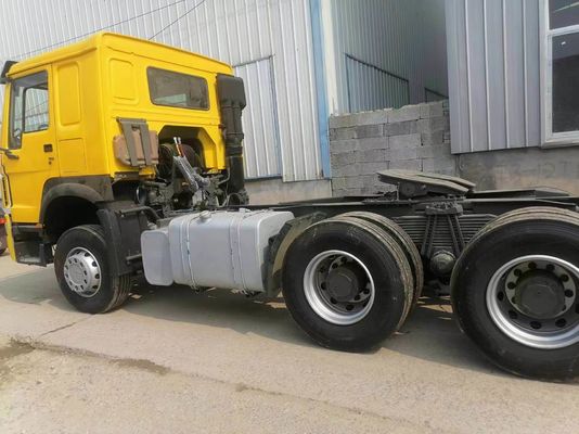Sinotruk HOWO camión tractor de alta potencia con 6800 * 2496 * 2950mm tamaño