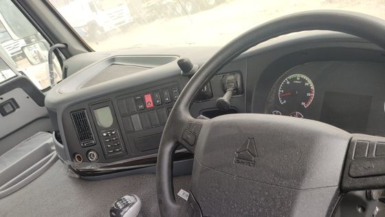 Sinotruk HOWO 6*4 camión tractor para el transporte de carga pesada