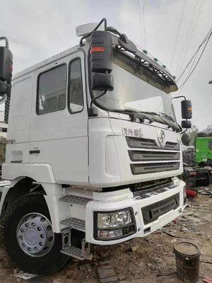 Diseño de neumáticos radiales HOWO 6X4 371HP cabeza de remolque de camión con remolque para ≤5 asientos en el mercado