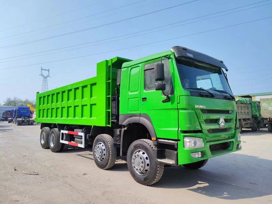 Sinotruk HOWO 8*4 camión de basura 375HP Color verde 10500 x 2600m x 3400mm
