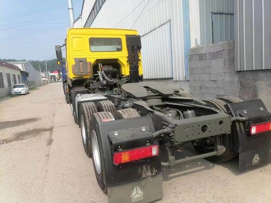 Camión tractor Sinotruk 6*4 de color amarillo utilizado desde la capacidad del motor de 6-8L
