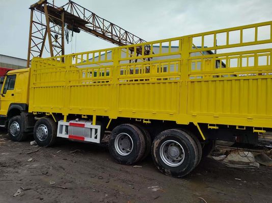 Diseño de neumáticos radiales HOWO Sinotruk 8*4 Camión de carga Camión de segunda mano con motor Weichai