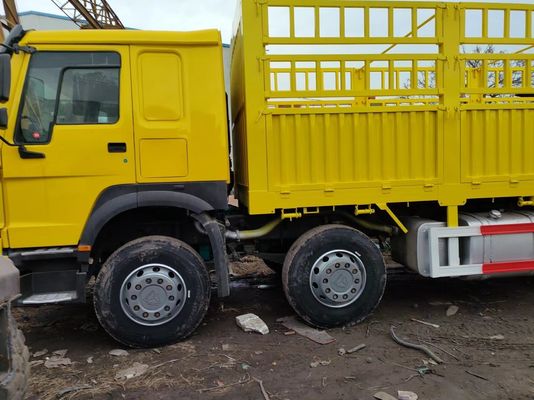 Diseño de neumáticos radiales HOWO Sinotruk 8*4 Camión de carga Camión de segunda mano con motor Weichai