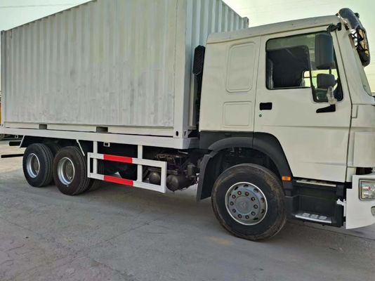 6*4 Diseño de neumáticos radiales Sinotruck HOWO Blanco camión de segunda mano 10 neumáticos para la rueda motriz
