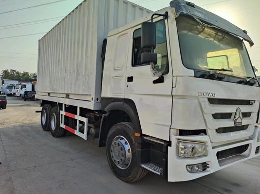 6*4 Diseño de neumáticos radiales Sinotruck HOWO Blanco camión de segunda mano 10 neumáticos para la rueda motriz