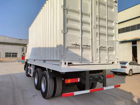 6*4 Diseño de neumáticos radiales Sinotruck HOWO Blanco camión de segunda mano 10 neumáticos para la rueda motriz