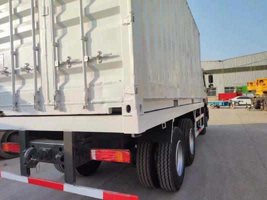 6*4 Diseño de neumáticos radiales Sinotruck HOWO Blanco camión de segunda mano 10 neumáticos para la rueda motriz