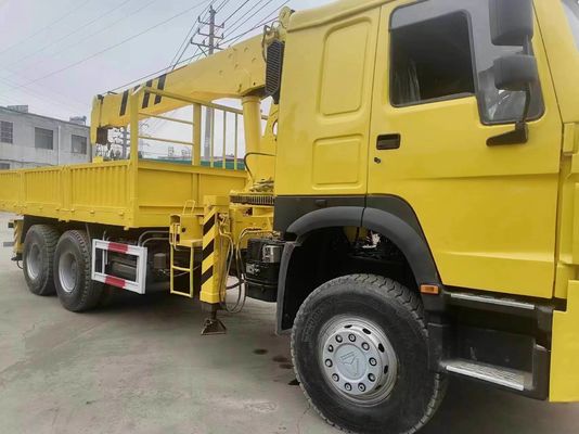 Venta Sinotruck personalizado HOWO 6*4 grúa montada en camión con especificaciones personalizadas